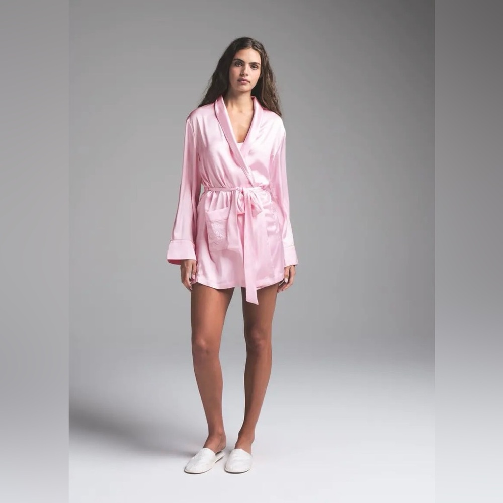 🌸 SKIMS Hotel Shine Robe | Baby Pink | XL 🌸 - Picture 2 of 9